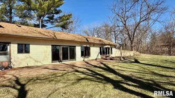 $309,000 | 15290 New Salem Bluff Road, Petersburg, IL 62675