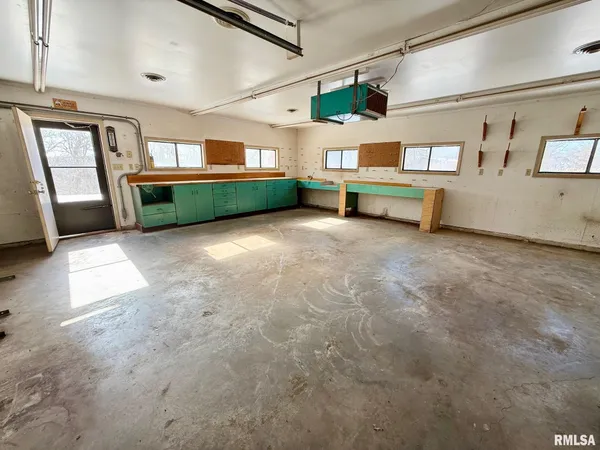 $309,000 | 15290 New Salem Bluff Road, Petersburg, IL 62675