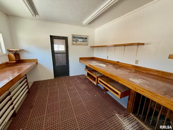 $309,000 | 15290 New Salem Bluff Road, Petersburg, IL 62675