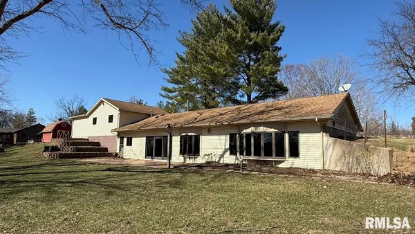 $309,000 | 15290 New Salem Bluff Road, Petersburg, IL 62675