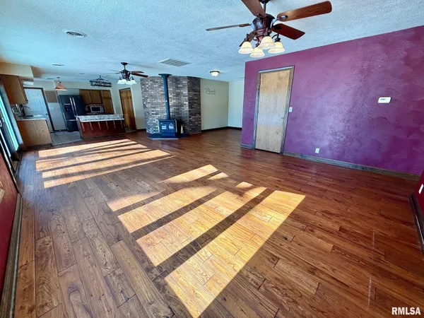 $309,000 | 15290 New Salem Bluff Road, Petersburg, IL 62675