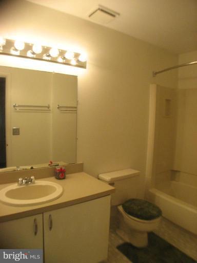 1984 Winterport Cluster Reston, VA 20191 - Photo 5 of 21 Second full bath