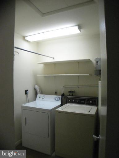 1984 Winterport Cluster Reston, VA 20191 - Photo 6 of 21 Separate laundry room