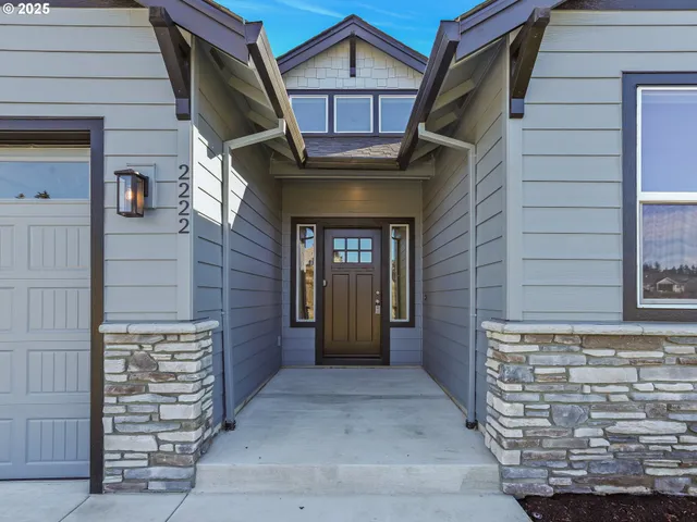 $599,900 | 2213 East Juniper Circle, Unit 17, La Center, WA 98629