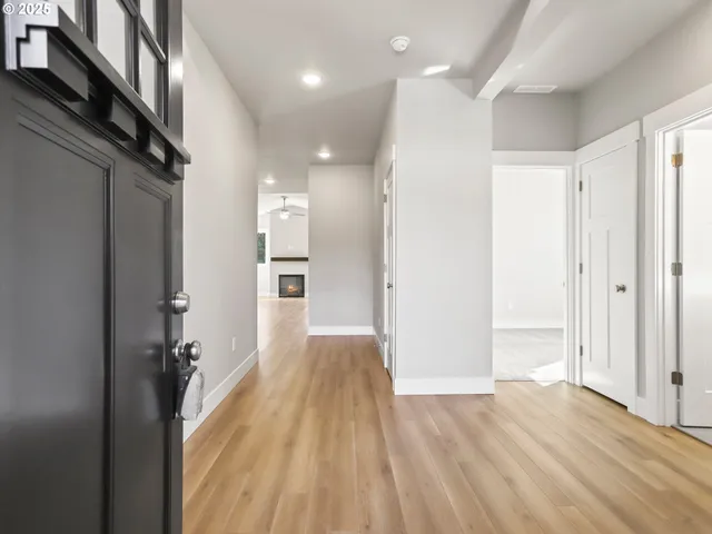 $599,900 | 2213 East Juniper Circle, Unit 17, La Center, WA 98629