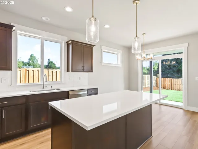 $599,900 | 2213 East Juniper Circle, Unit 17, La Center, WA 98629