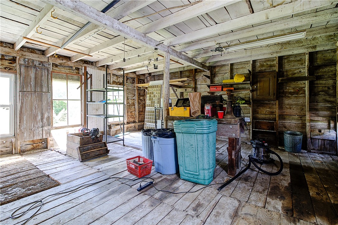 48 Brayton Road Smithfield, RI 02917 - Photo 41 of 47 barn