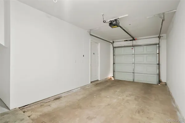 an empty room with a empty space