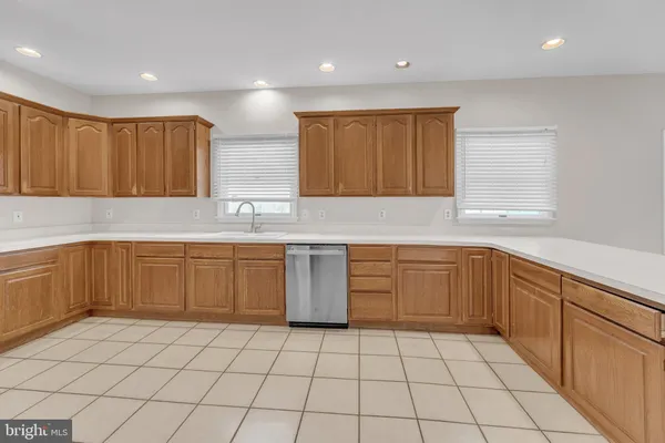 a bathroom with a toilet and a bathtub
