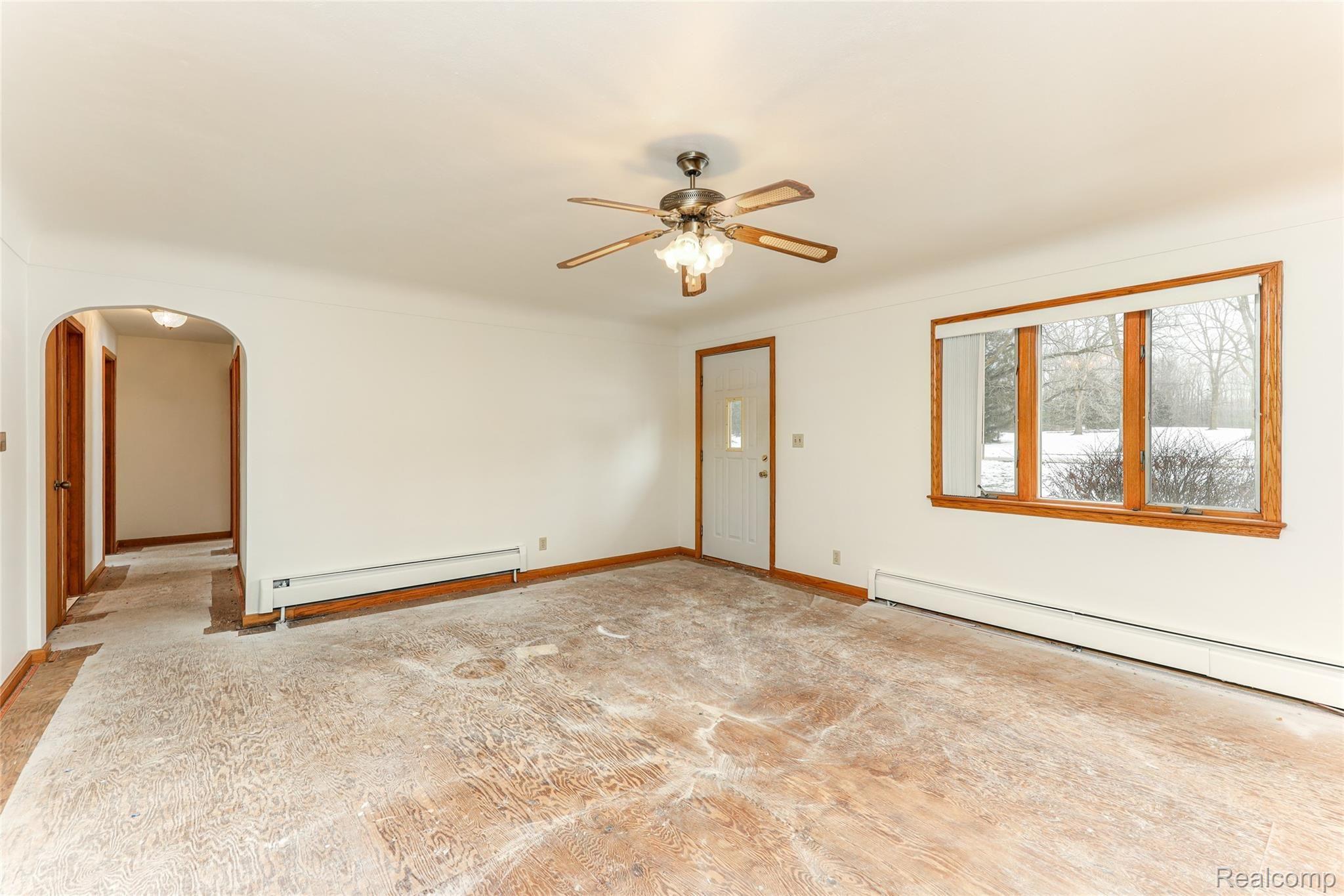 8200 Grossman Road Manchester, MI 48158 - Photo 4 of 26 LivingRoomtohall.jpg