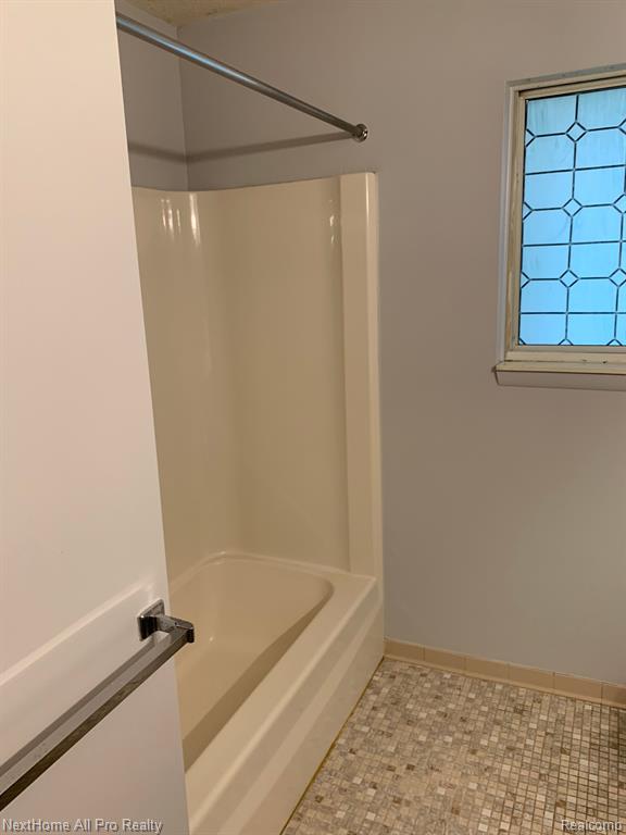 1254 East West Maple Road, Unit 6 Walled Lake, MI 48390 - Photo 9 of 12