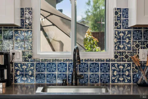 $1,375,000 | 385 San Carlos Way, Novato, CA 94945