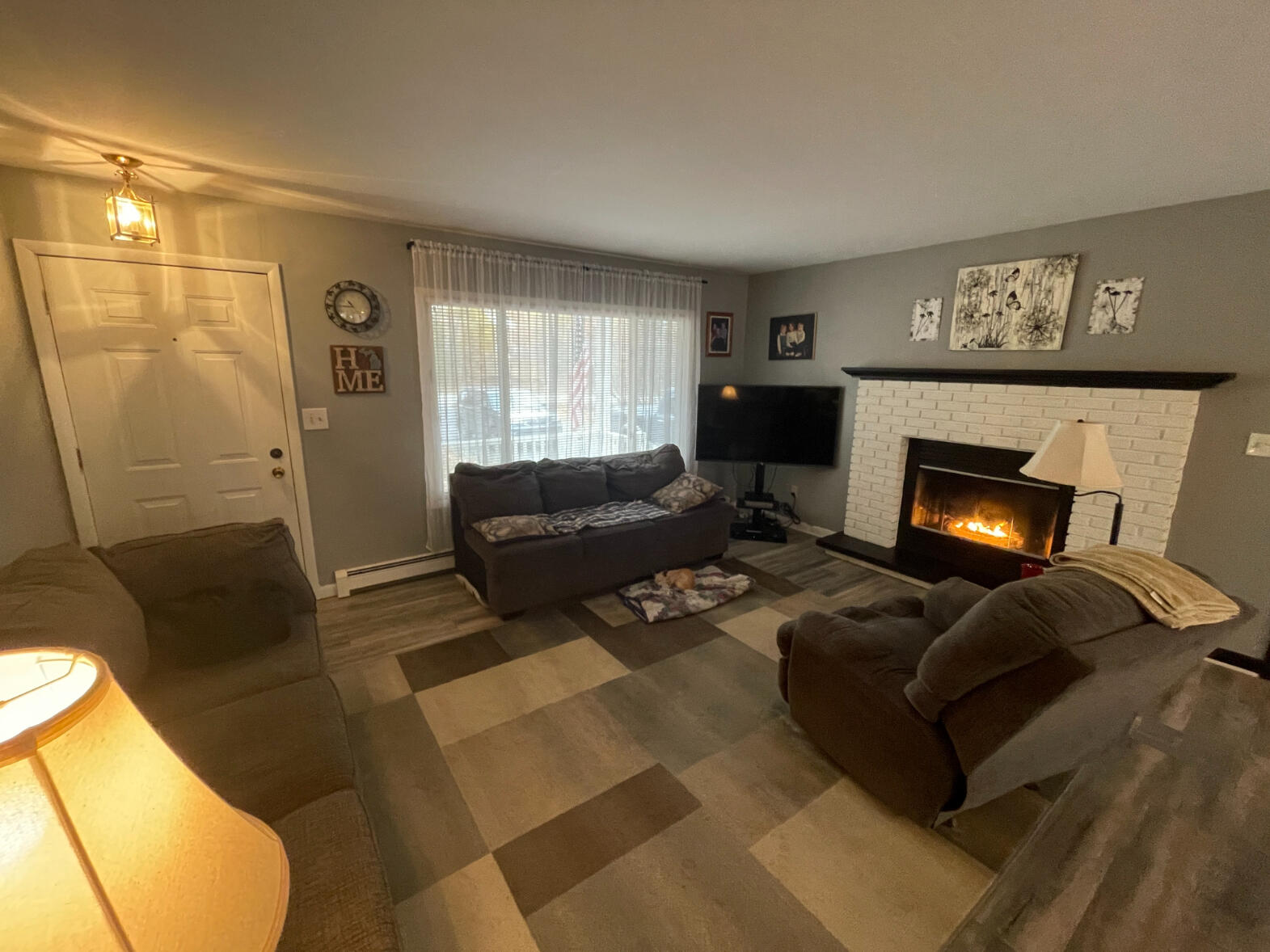 7937 Hillcrest Road Roscommon, MI 48653 - Photo 5 of 34 Living Room