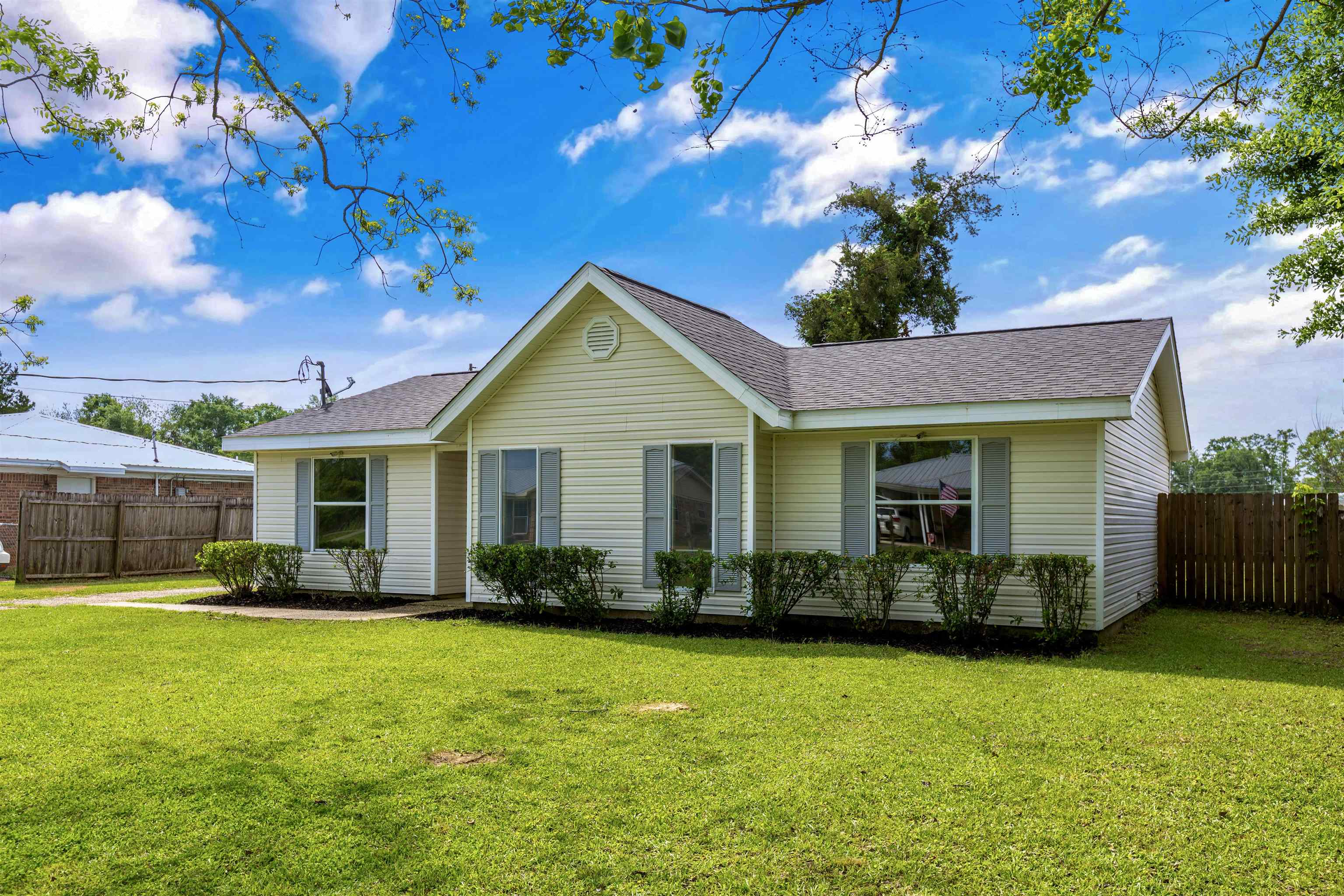 80 Steele Lane Loxley, AL 36551 - Photo 2 of 19