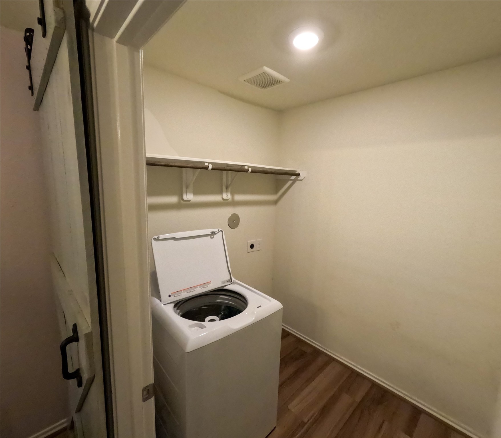 5515 Savanna Pasture Road Katy, TX 77493 - Photo 16 of 17 a utility room with dryer and washer