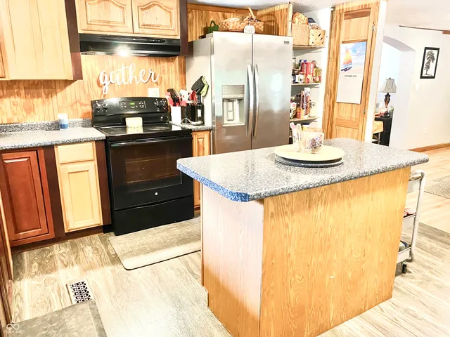 $300,000 | 6727 Highway 46, Bowling Green, IN 47833