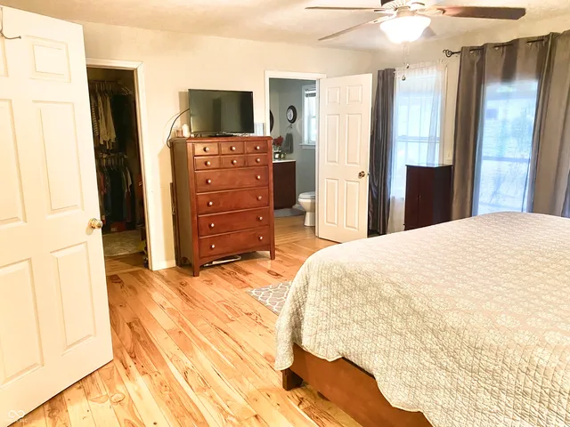 $300,000 | 6727 Highway 46, Bowling Green, IN 47833