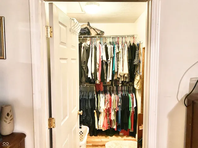 $300,000 | 6727 Highway 46, Bowling Green, IN 47833