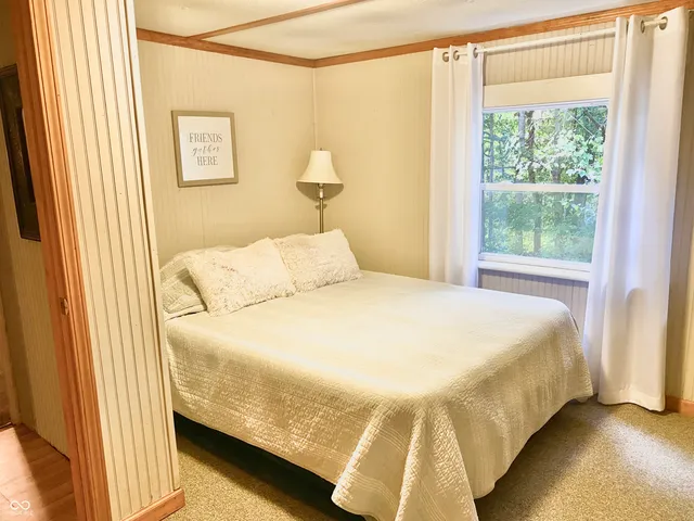 $300,000 | 6727 Highway 46, Bowling Green, IN 47833