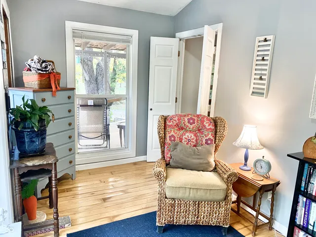 $300,000 | 6727 Highway 46, Bowling Green, IN 47833