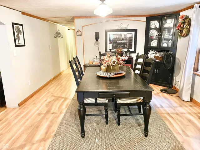 $300,000 | 6727 Highway 46, Bowling Green, IN 47833