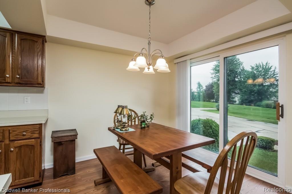155 Meadow Ln Circle, Unit 21 Rochester Hills, MI 48307 - Photo 9 of 31