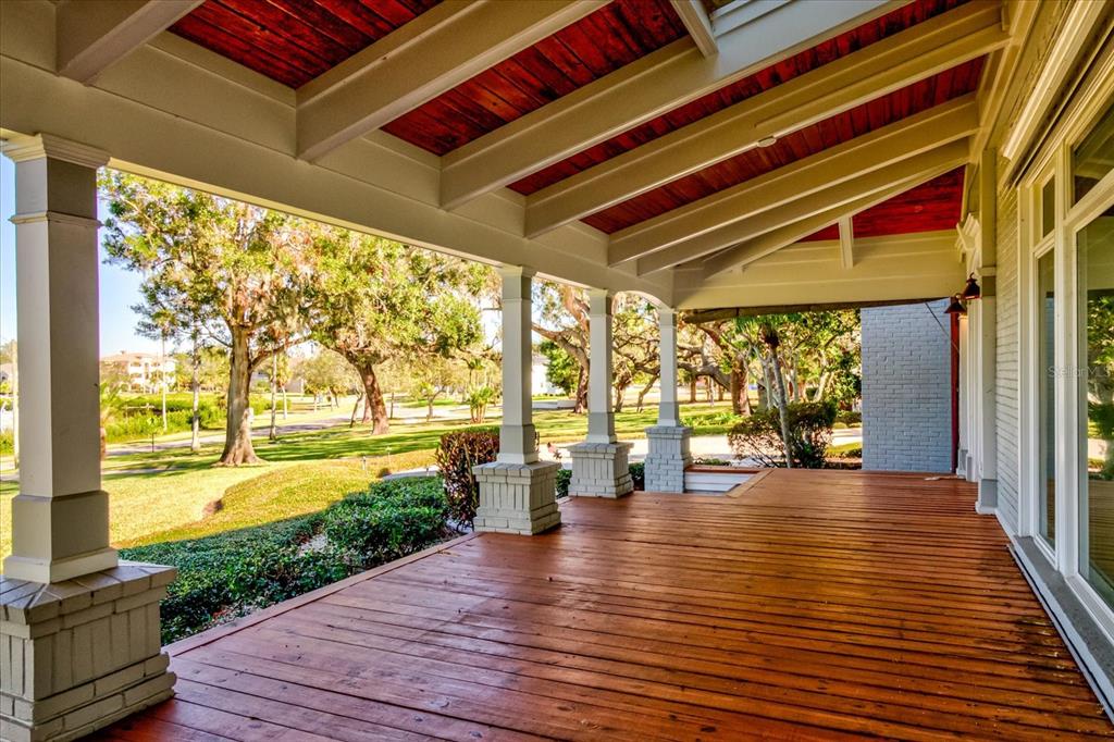 518 Riverside Drive Tarpon Springs, FL 34689 - Photo 16 of 82