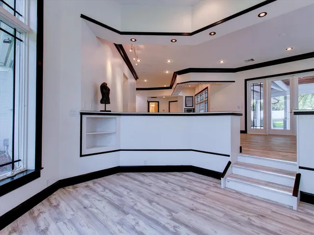 $2,600,000 | 518 Riverside Drive, Tarpon Springs, FL 34689