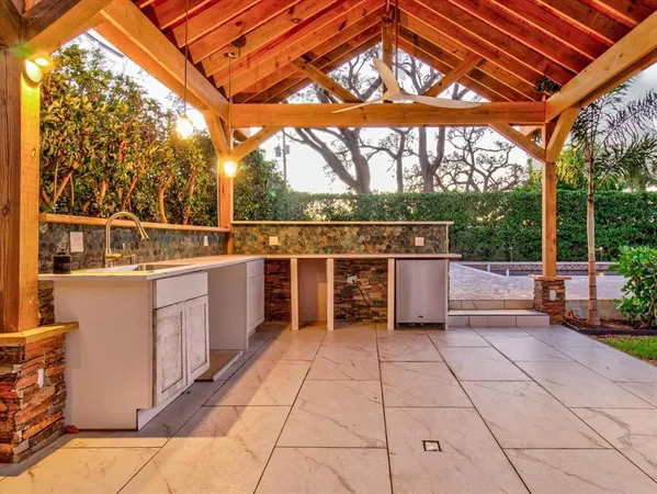 $2,800,000 | 518 Riverside Drive, Tarpon Springs, FL 34689