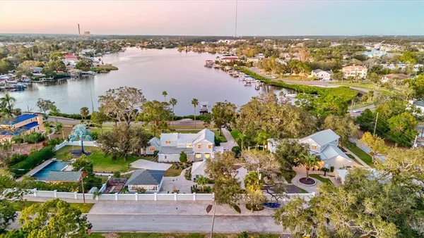 $2,800,000 | 518 Riverside Drive, Tarpon Springs, FL 34689