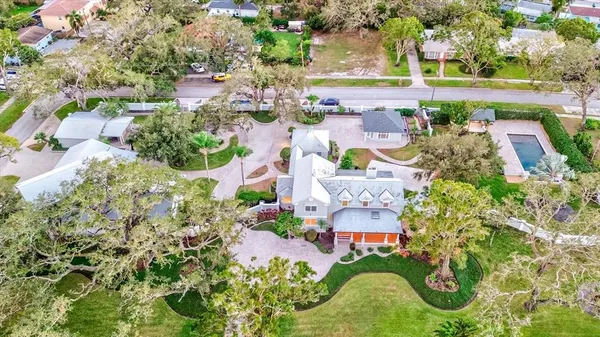 $2,800,000 | 518 Riverside Drive, Tarpon Springs, FL 34689