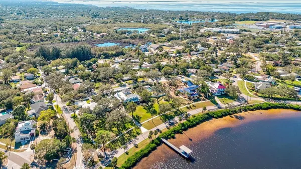 $2,800,000 | 518 Riverside Drive, Tarpon Springs, FL 34689