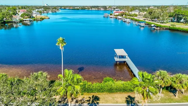 $2,600,000 | 518 Riverside Drive, Tarpon Springs, FL 34689