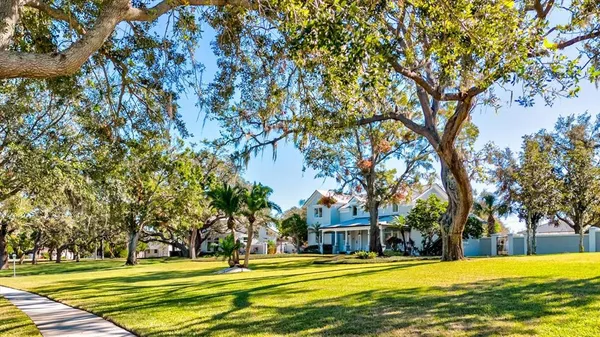 $2,800,000 | 518 Riverside Drive, Tarpon Springs, FL 34689