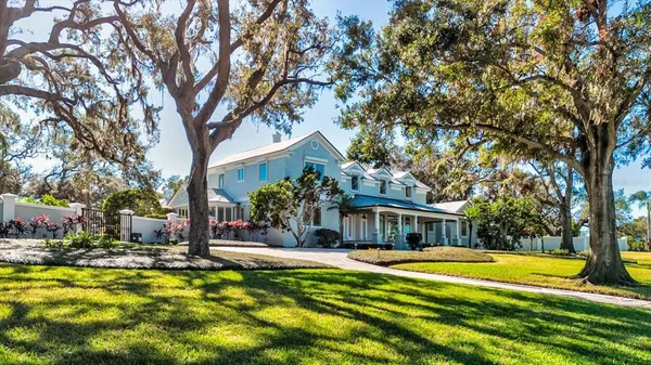 $2,800,000 | 518 Riverside Drive, Tarpon Springs, FL 34689