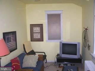 7328 Dungan Road Philadelphia, PA 19111 - Photo 5 of 6 Gallery Image 5
