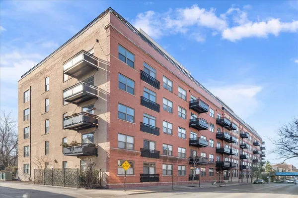 $492,858 | 1735 West Diversey Parkway, Unit 203, Chicago, IL 60614