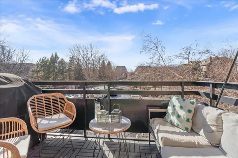 $465,000 | 1735 West Diversey Parkway, Unit 203, Chicago, IL 60614