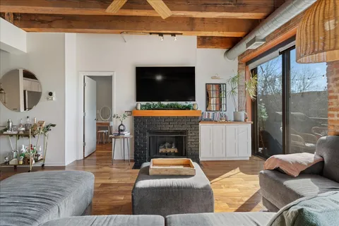 $465,000 | 1735 West Diversey Parkway, Unit 203, Chicago, IL 60614