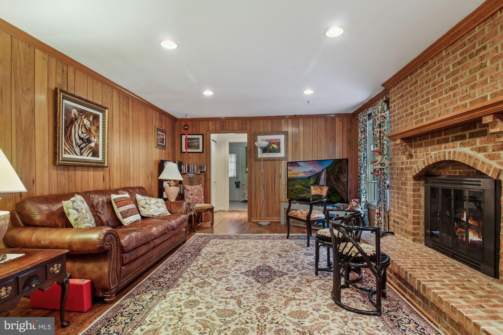 4247 Stafford Road Olney, MD 20832 - Photo 14 of 47 Large Family Room