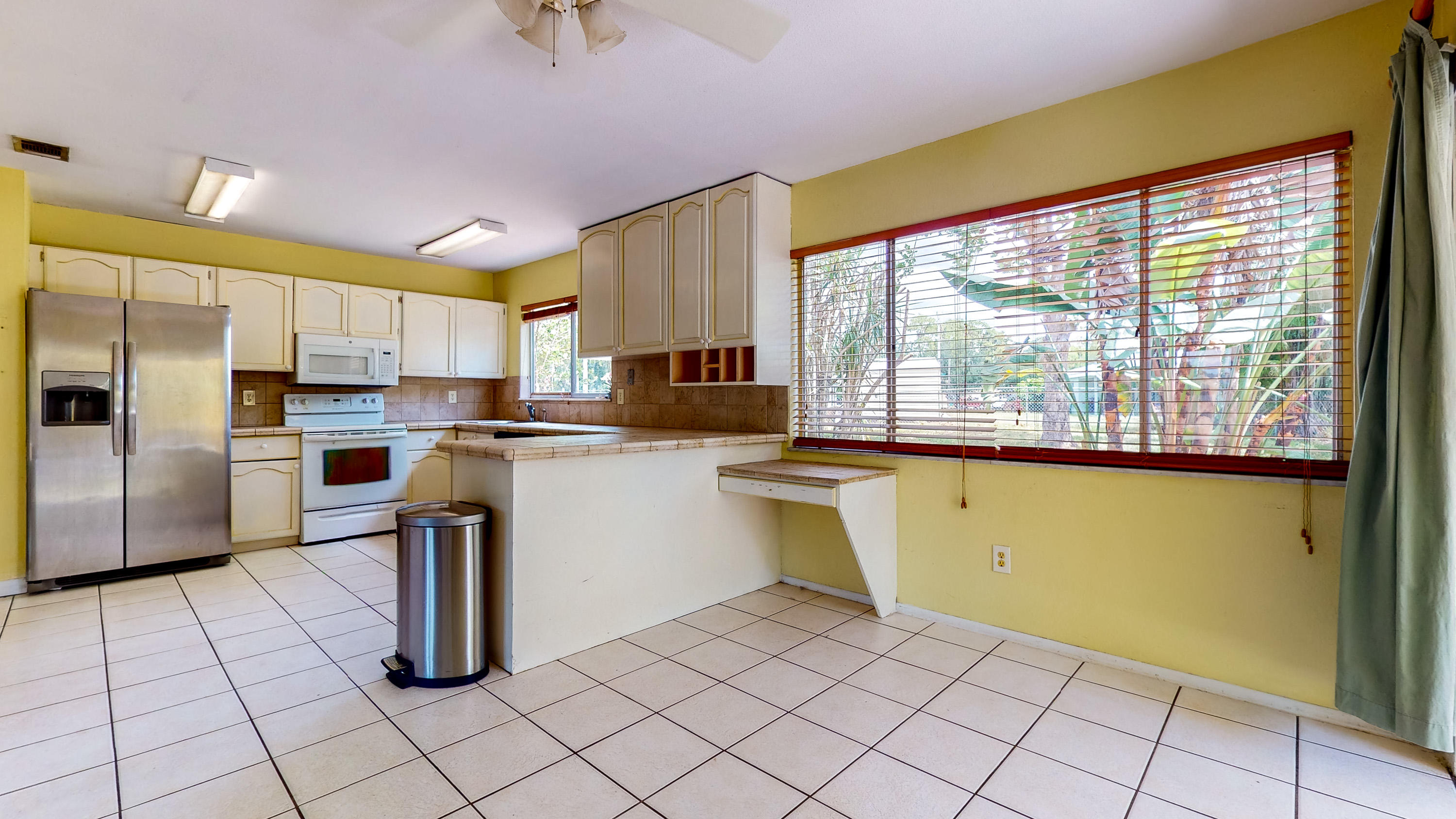 391 Southwest Homeland Road Port St. Lucie, FL 34953 - Photo 8 of 46 Dining/kitchen
