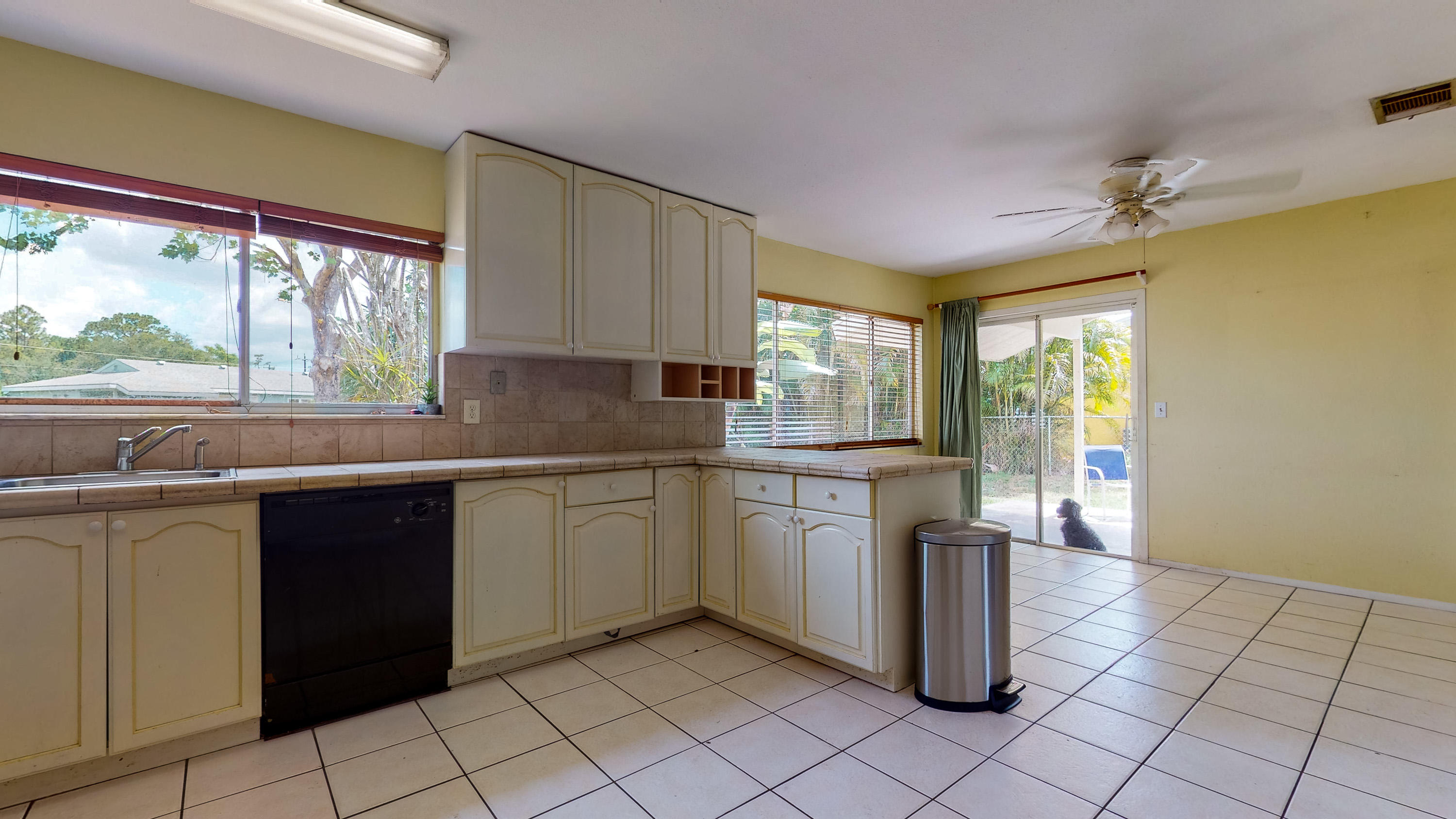 391 Southwest Homeland Road Port St. Lucie, FL 34953 - Photo 10 of 46 Kitchen/Dining