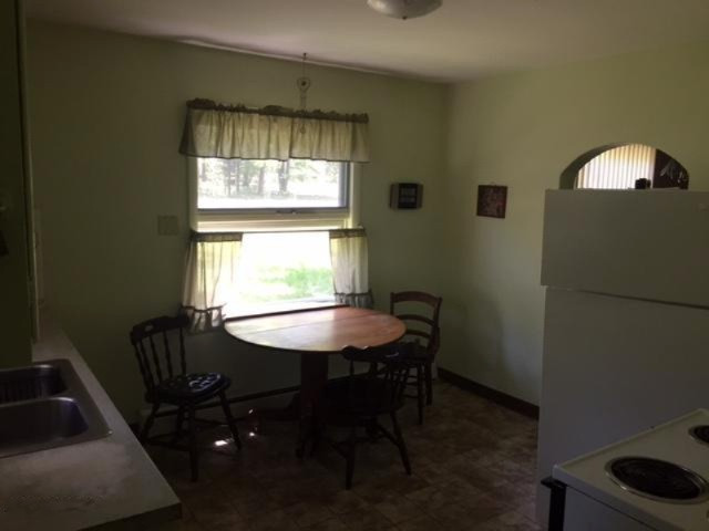 1048 West River Road Muskegon, MI 49445 - Photo 9 of 11 IMG_1463