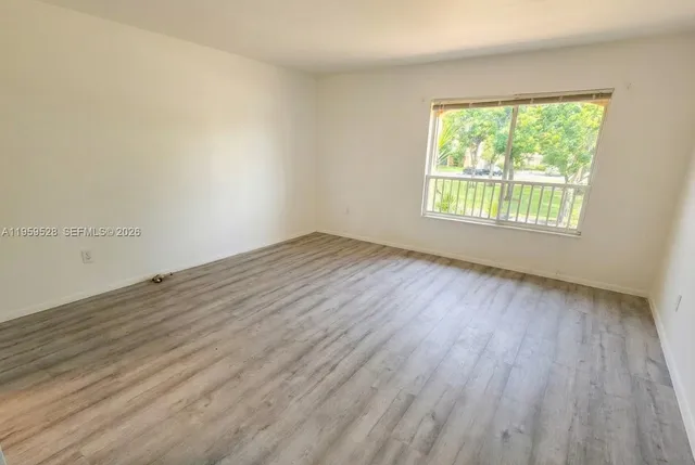 $1,950 | 2420 Northwest 33rd Street, Unit 1011, Oakland Park, FL 33309