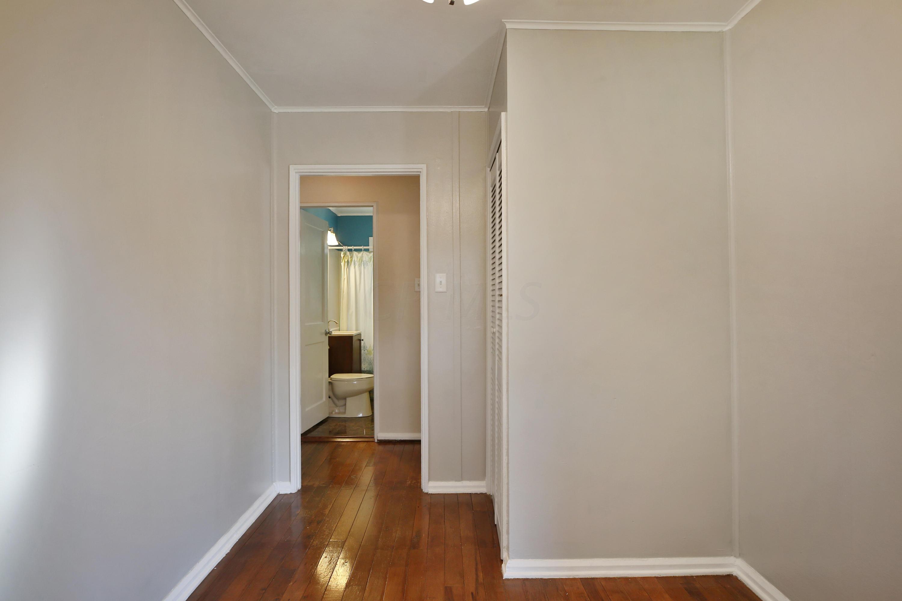 199 East Weisheimer Road Columbus, OH 43214 - Photo 19 of 37