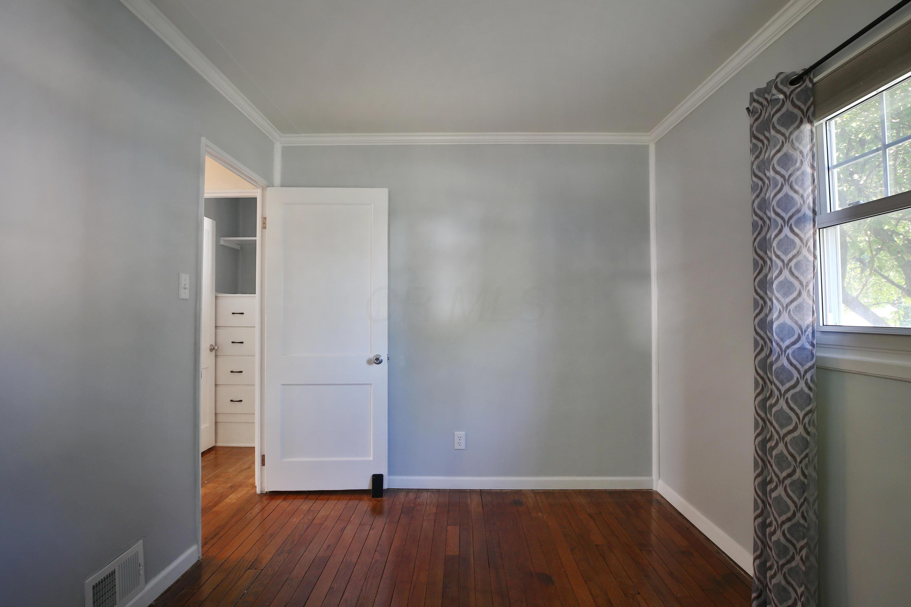 199 East Weisheimer Road Columbus, OH 43214 - Photo 25 of 37
