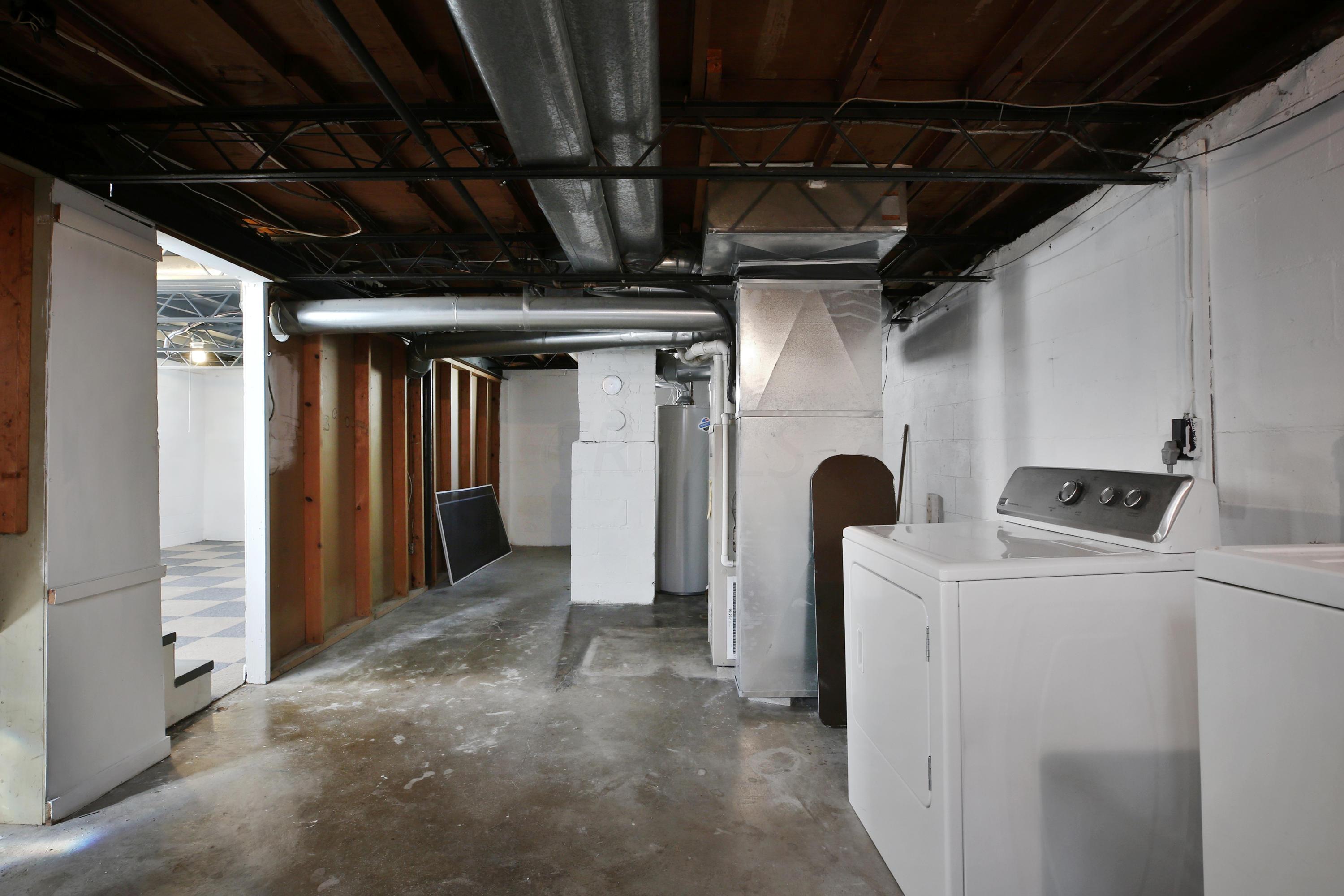 199 East Weisheimer Road Columbus, OH 43214 - Photo 30 of 37