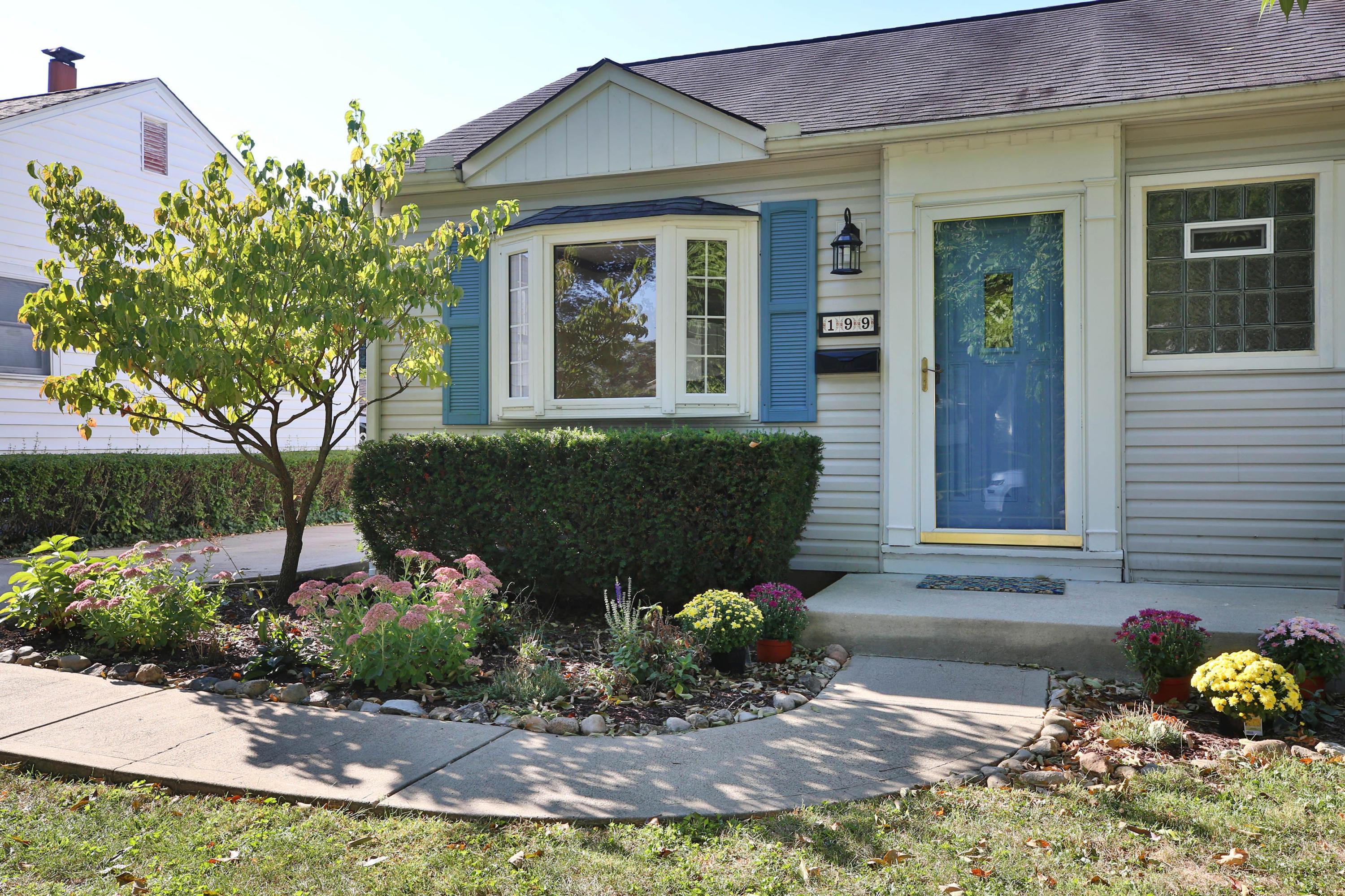 199 East Weisheimer Road Columbus, OH 43214 - Photo 3 of 37