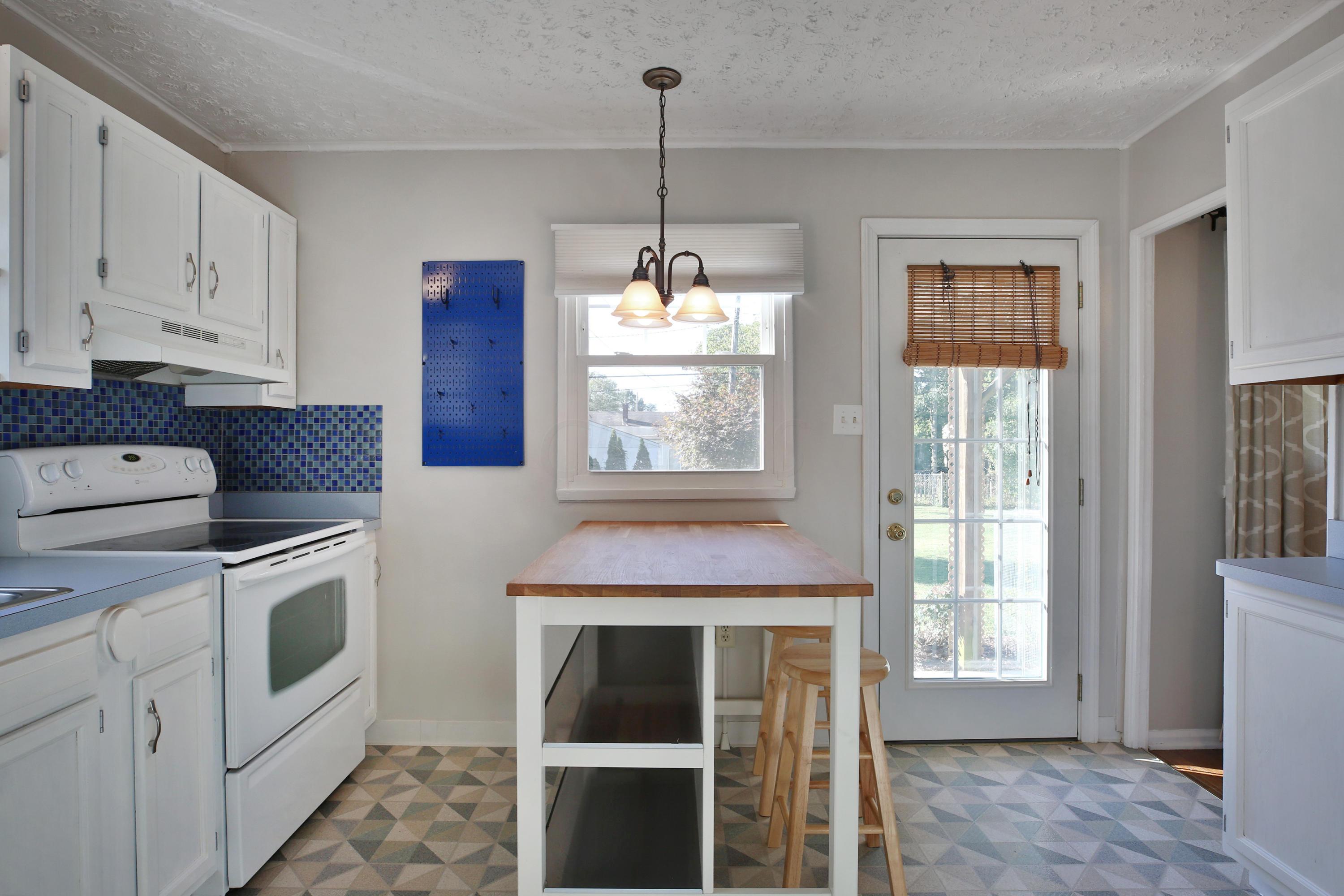 199 East Weisheimer Road Columbus, OH 43214 - Photo 10 of 37