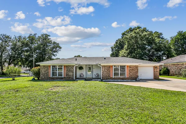 $275,000 | 7905 Charter Oaks Drive, Pensacola, FL 32514